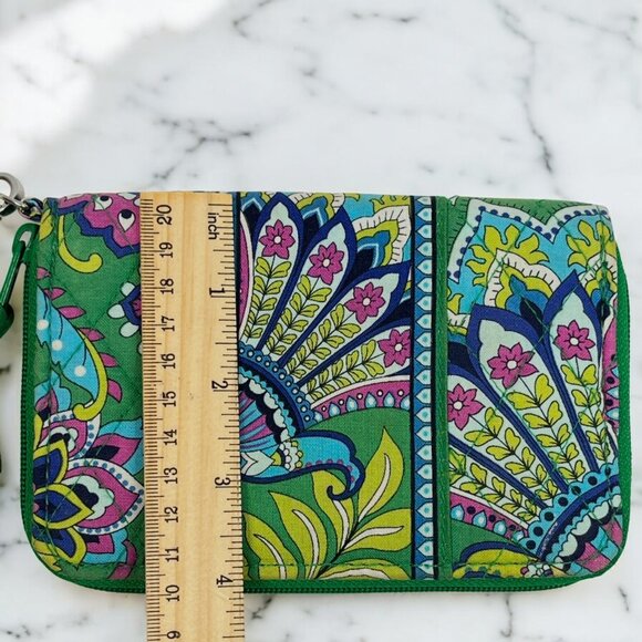 VERA BRADLEY Zip Around Wallet Wristlet Paisley Print Emerald Green RETIRED - Picture 7 of 7